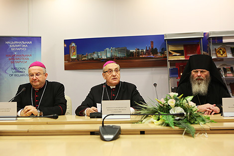 Мітрапаліт Мінска-Магілёўскі архібіскуп, старшыня Канферэнцыі каталіцкіх біскупаў у Беларусі Тадэвуш Кандрусевіч