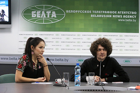 Група NaviBand - Арцём Лук'яненка і Ксенія Жук Група NaviBand - Арцём Лук'яненка і Ксенія Жук