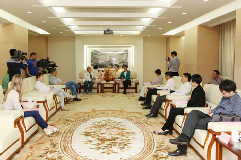 У кітайскім горадзе Ляньюньган чакаюць новых выступленняў беларускіх артыстаў