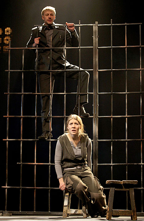 Прэм'еру спектакля "Белы анёл з чорнымі крыламі" пакажа драмтэатр ім. Якуба Коласа ў Віцебску