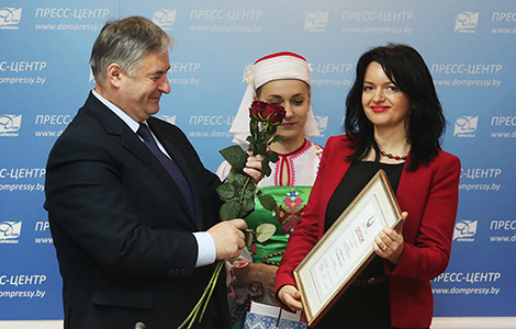 Пераможца ў намінацыі "Лепшыя матэрыялы ў друкаваных рэспубліканскіх СМІ" - рэдакцыя "Сельской газеты"