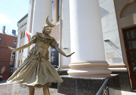 Адкрыццё будынка беларускага ТЮГа - прыклад клопату дзяржавы аб моладзі