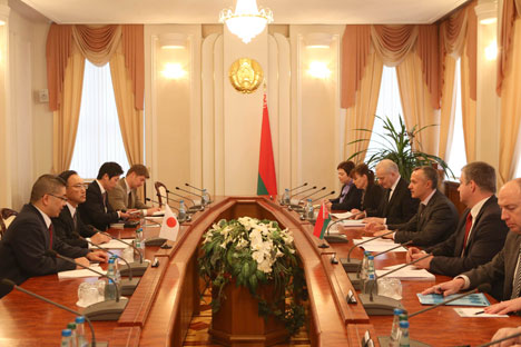 Васіль Мацюшэўскі на сустрэчы з саветнікам прэзідэнта карпарацыі "Марубені" Ватару Ёсідам