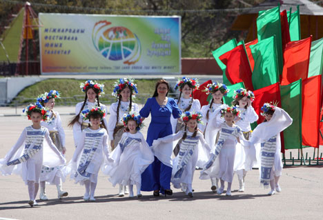 Фестываль "Зямля пад белымі крыламі"