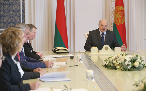 Belarus president in favor of rooting out non-core functions from government machine