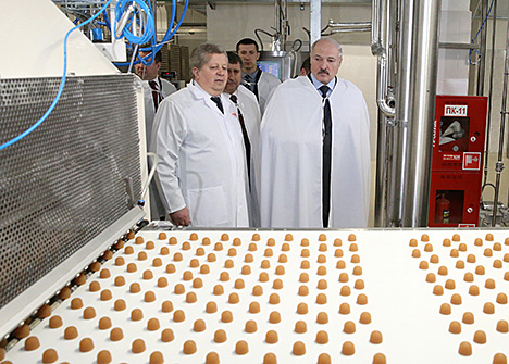 Лукашэнка: Я прыхільнік паэтапнага павышэння пенсійнага ўзросту на 3 гады