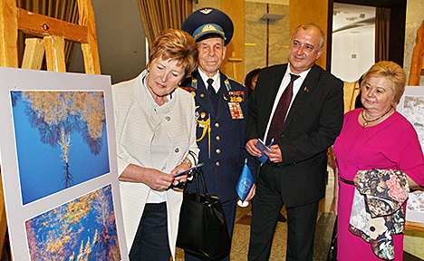 Удзельнікі ўрачыстага мерапрыемства з нагоды 55-гадовага юбілею Беларускага фонада міру 