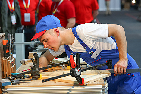 Маладыя рабочыя, навучэнцы і студэнты дэманструюць майстэрства ў 35 прафесіях на WorldSkills Беларусь