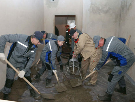 Прэзідэнт Беларусі Аляксандр Лукашэнка ў час рэспубліканскага суботніка