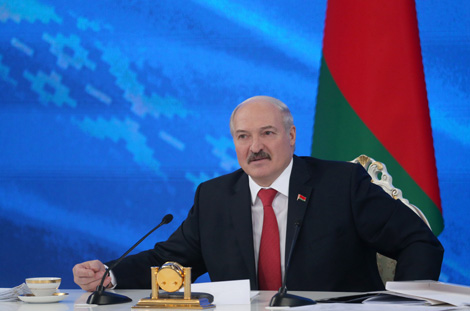 Лукашэнка не бачыць неабходнасці ў стварэнні расійскай ваеннай авіябазы ў Беларусі