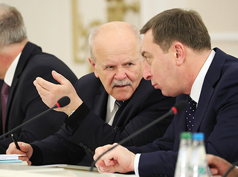 Анфімаў на нарадзе ў Лукашэнкі ўзняў праблемы ў будаўнічай сферы