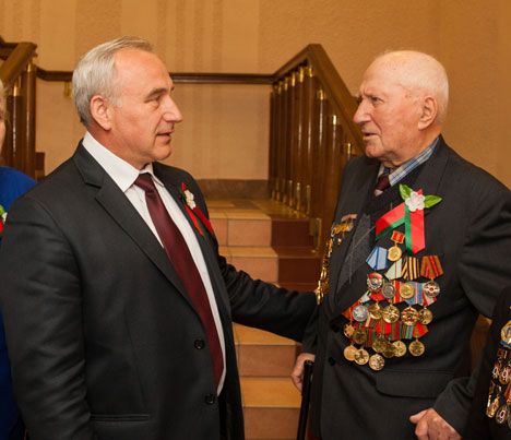 Председатель Витебского облисполкома Николай Шерстнев на праздничном приеме ветеранов Великой Отечественной войны