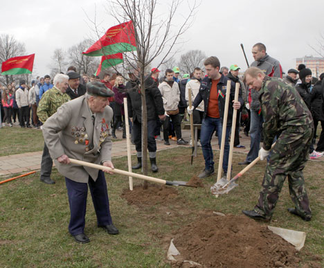 Аллея памяти и славы появилась на мемориальном комплексе "Буйничское поле" в Могилевском районе