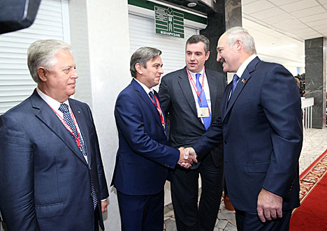 Лукашенко: Если меня изберут, я должен буду обеспечить очень быстрое движение вперед и безопасность народа