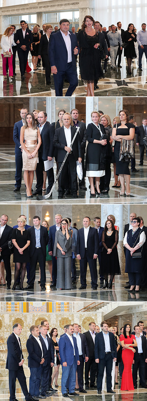 白俄罗斯总统冰球队成立20周年招待会在独立宫举行