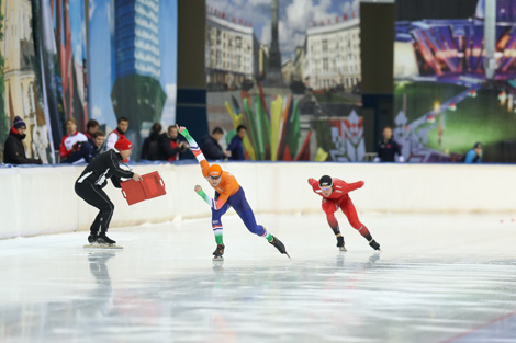 最优秀的短道速滑大师在明斯克体育馆冰上将完成世界杯赛季
