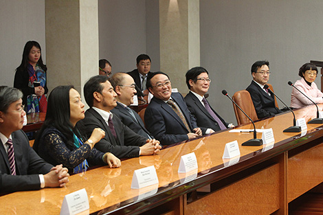 中国四川省有意与白俄罗斯联合生产电动公共汽车