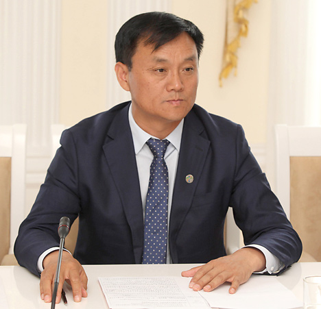 莫吉廖夫与郑州签署了2016 - 2017年双边合作计划