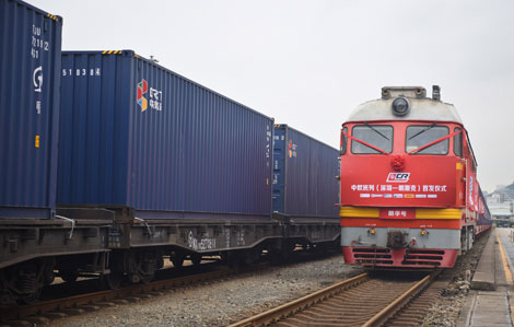 中国深圳首趟集装箱列车将于5月22日出发前往白俄罗斯