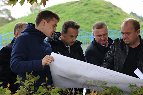 Josep Ponset gets acquainted with the site on the territory of the JOC "Olympic". Photo AFPF