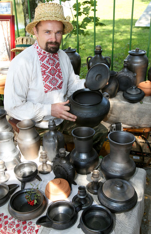 a Belarusian pot maker