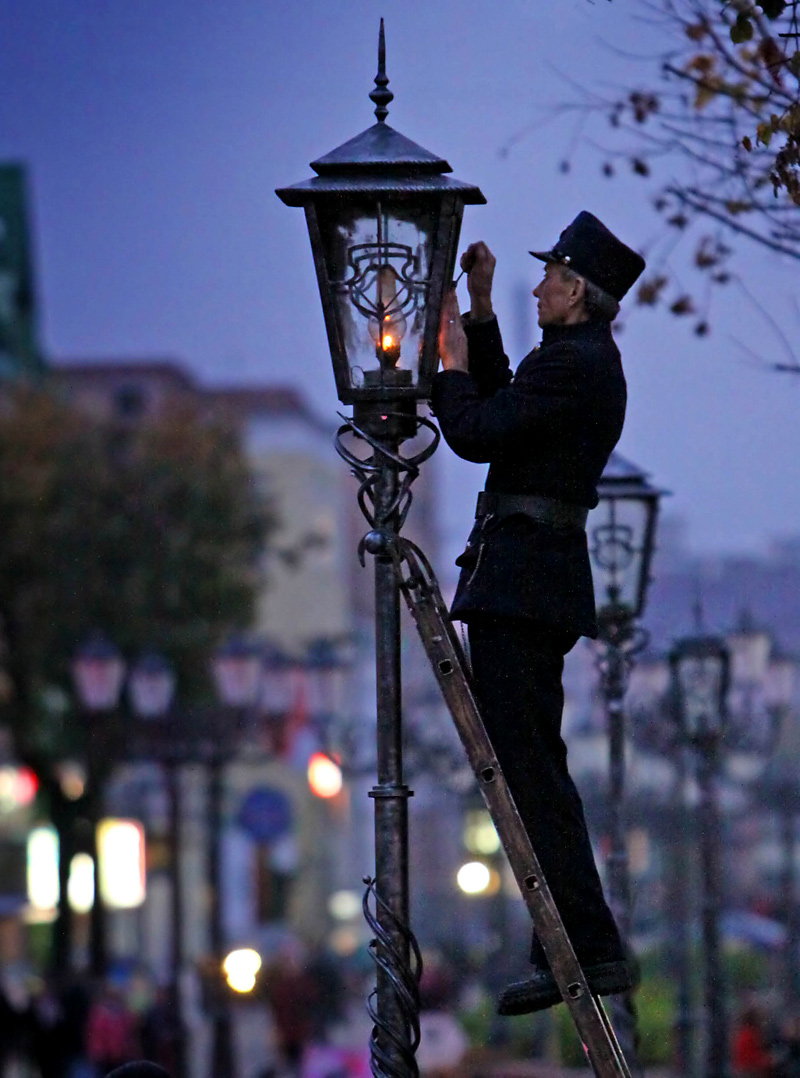 Lamplighter in Brest