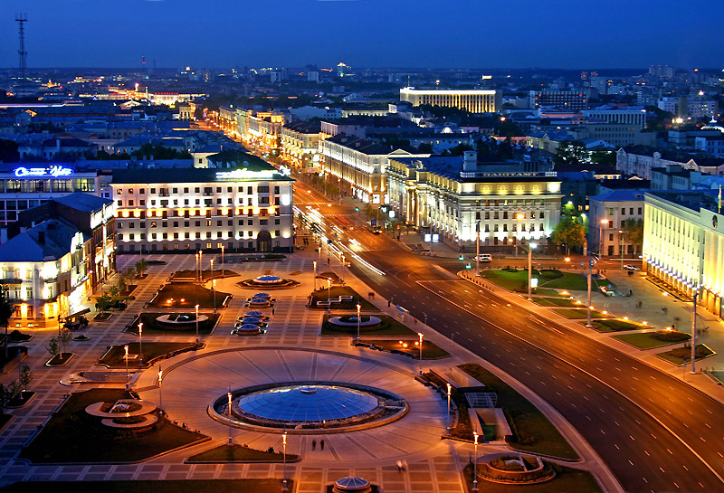 Ночной вид на площадь Независимости. Минск