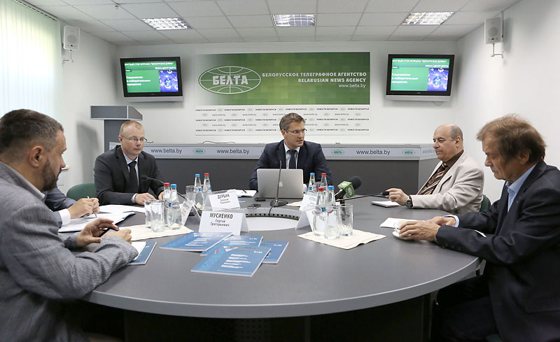 Roundtable on sociology and electoral processes by the Belaruskaya Dumka magazine hosted by BelTA's press center in June 2015