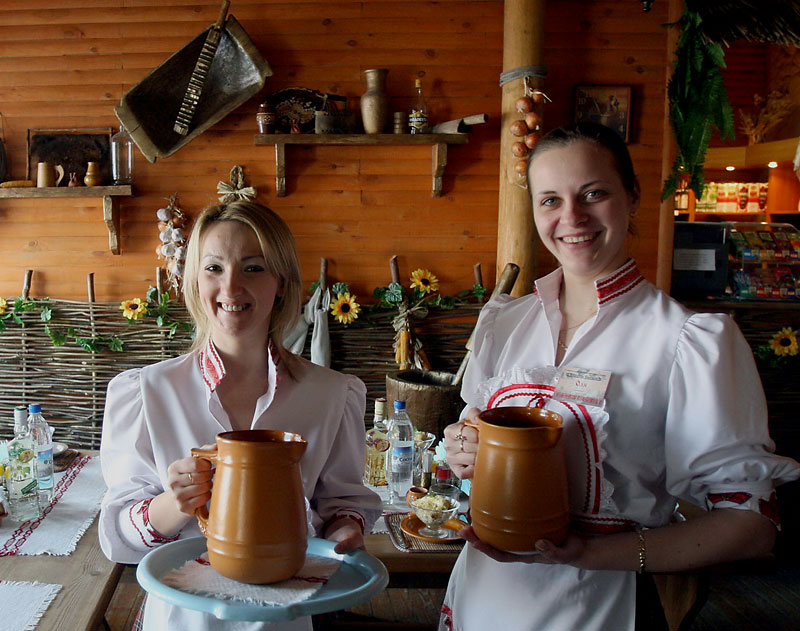 The Korchma restaurant in Mozyr Castle offers kvas and sbiten made in line with ancient recipes