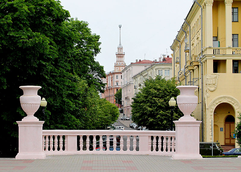 Nezavisimosti Avenue, view of Kommunisticheskaya Street