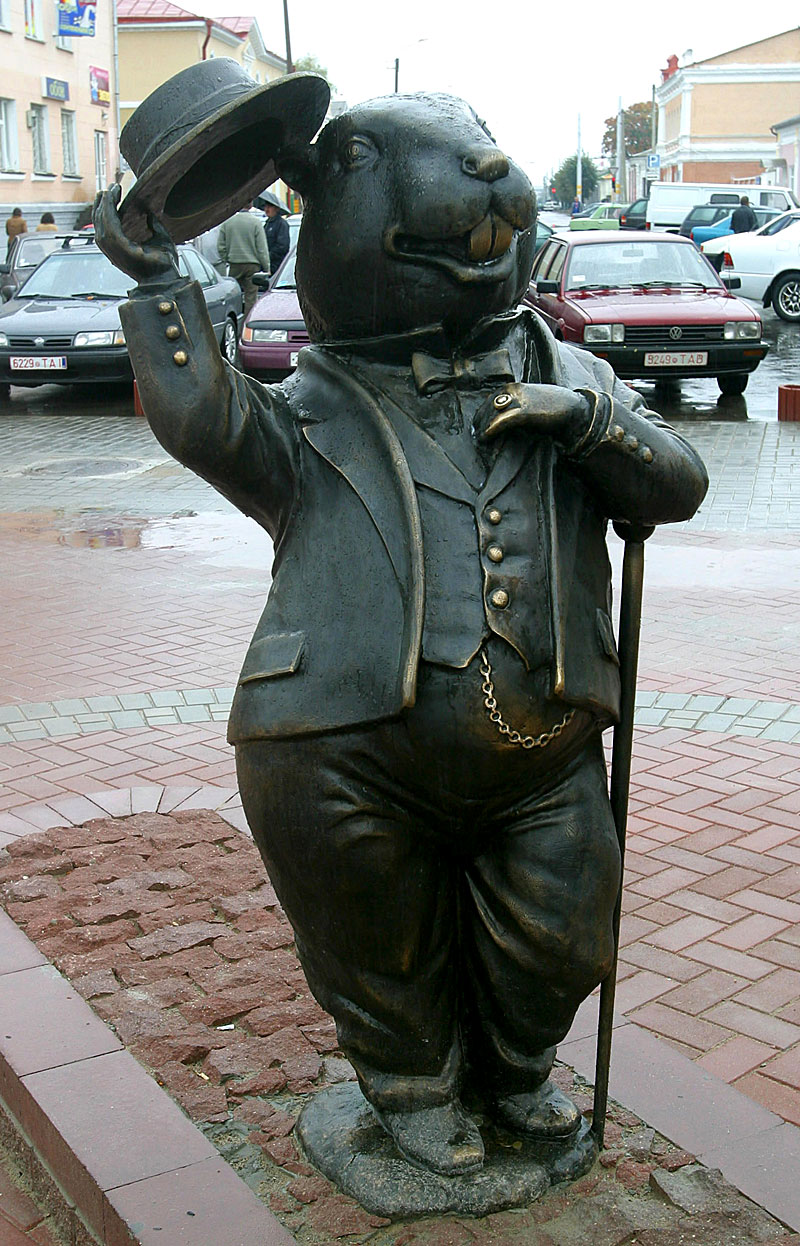 A monument to the Beaver at the central town square