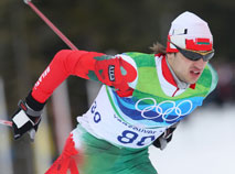 Белорусский лыжник Леонид Корнеенко во время гонки на 15 км на Олимпиаде-2010 в Ванкувере