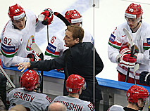 Главный тренер Глен Хэнлон во время матча Беларусь - Швейцария