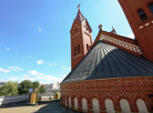 На крыше костёла