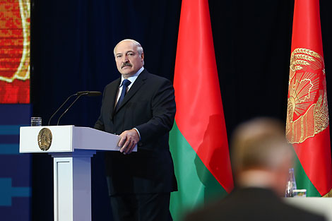 Александр Лукашенко на пленарном заседании Республиканского педсовета