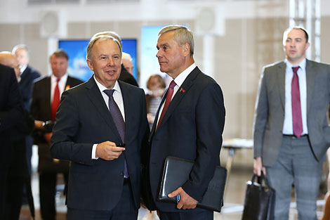 Вице-премьер Василий Жарко и председатель Палаты представителей Владимир Андрейченко