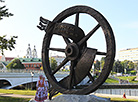 The monument to the Belarusians living abroad at Troitskaya Naberezhnaya in Minsk