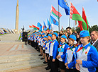 Церемония возложения цветов к стеле "Минск – город-герой"