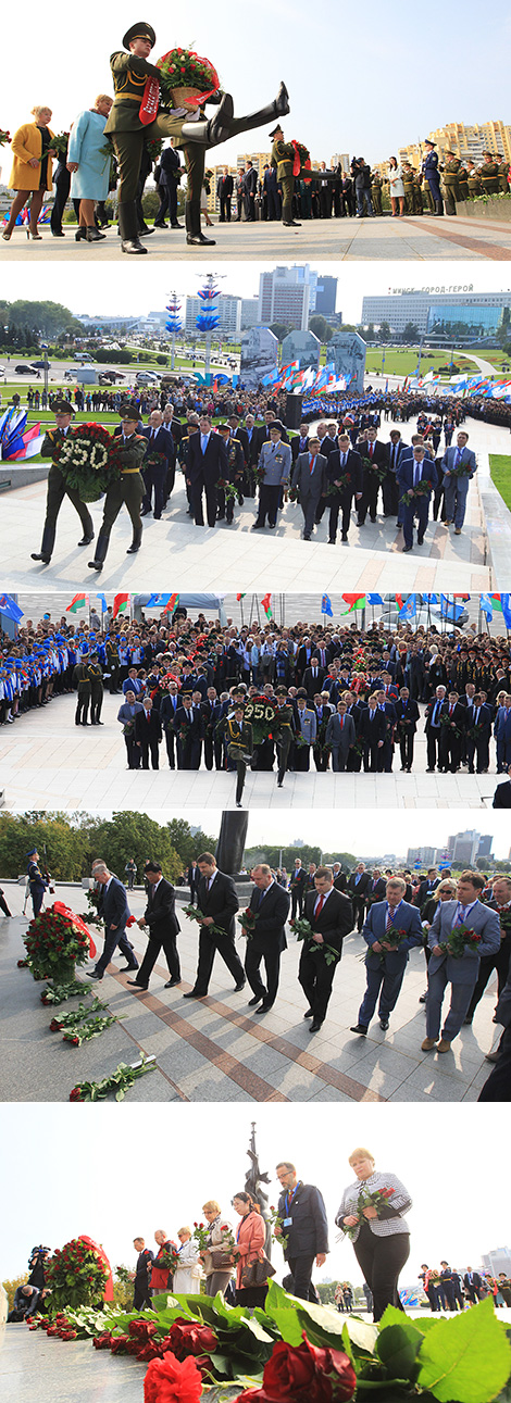 Ceremony to lay flowers to Minsk Hero City stele