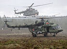 Mi-8 helicopter lands paratroopers