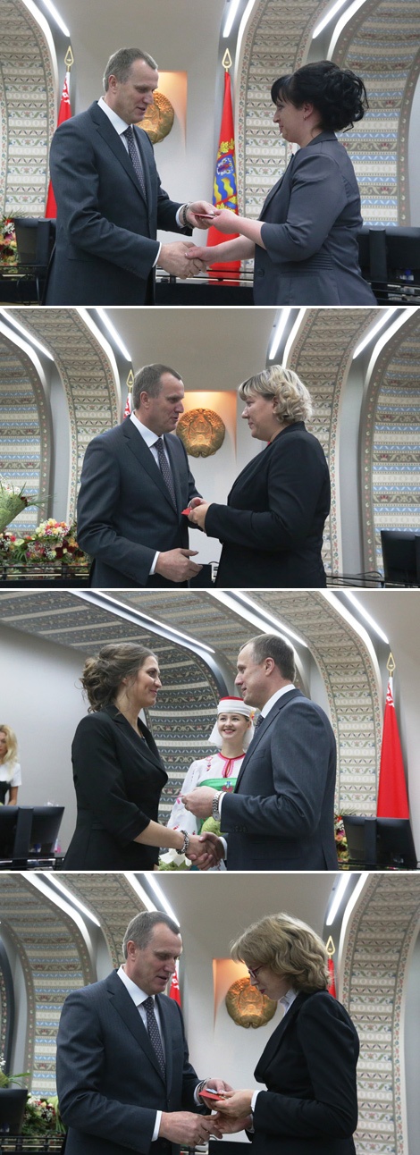 Ордена Матери вручены 40 многодетным матерям из Минской области