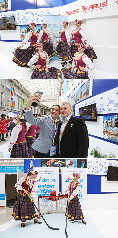 Cosmonaut Oleg Novitsky attends Belarus’ exhibition at WFYS 2017 in Sochi