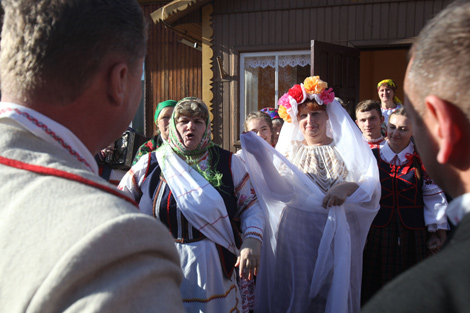 Белорусская свадьба: романтичные традиции прошлого на празднике 