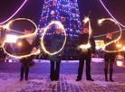 Как менялся новогодний образ главной ёлки на Октябрьской площади: 2012 год