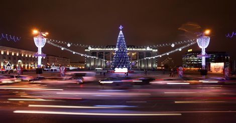 Minsk gearing up for New Year 2018: Belarus’ No. 1 Christmas tree and Minsk city lights