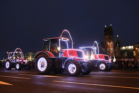 Parade of Father Frosts and Snow Maidens in Minsk