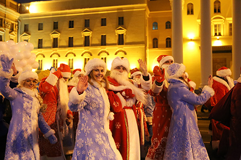 Parade of Father Frosts and Snow Maidens in Minsk