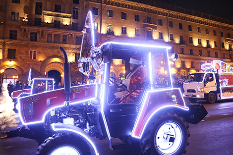 Parade of Father Frosts and Snow Maidens in Minsk