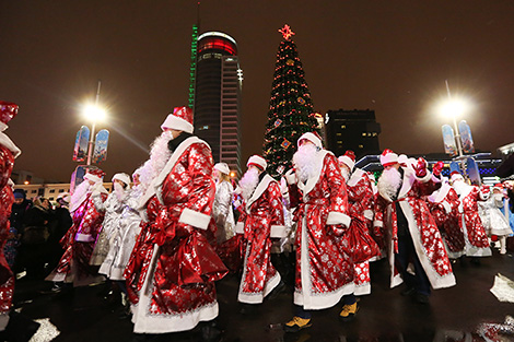 Parade of Father Frosts and Snow Maidens in Minsk