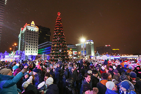 Parade of Father Frosts and Snow Maidens in Minsk